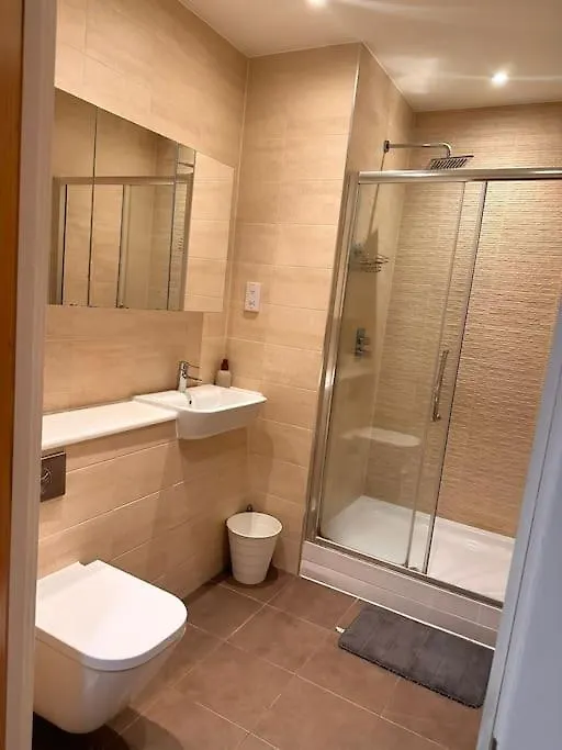 Cosy Apartment In East London